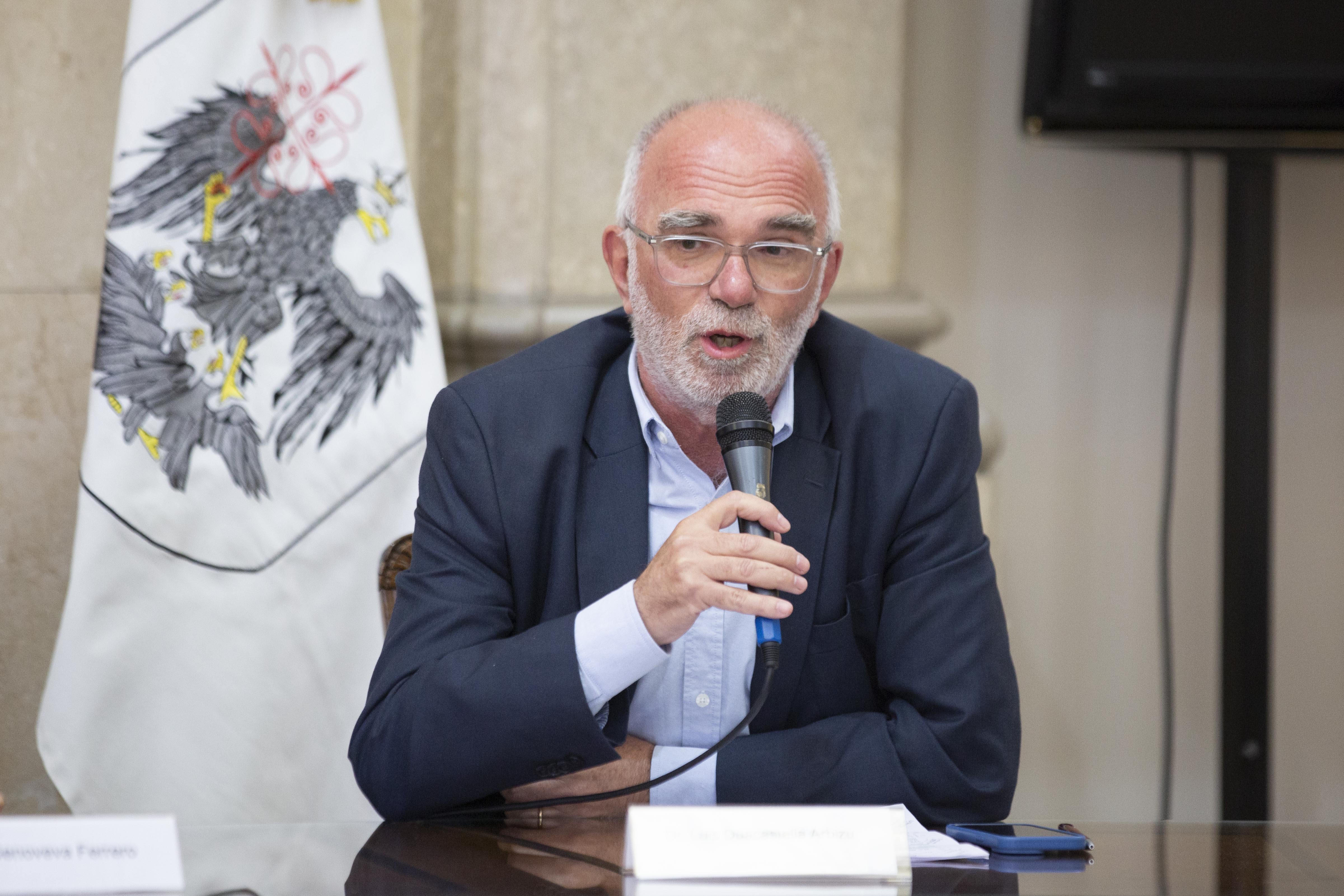 El Dr. Luis Duacastella Arbizu, Consejero del Consejo de la Magistratura de la CABA, a cargo del Centro de Justicia de la Mujer (CJM).