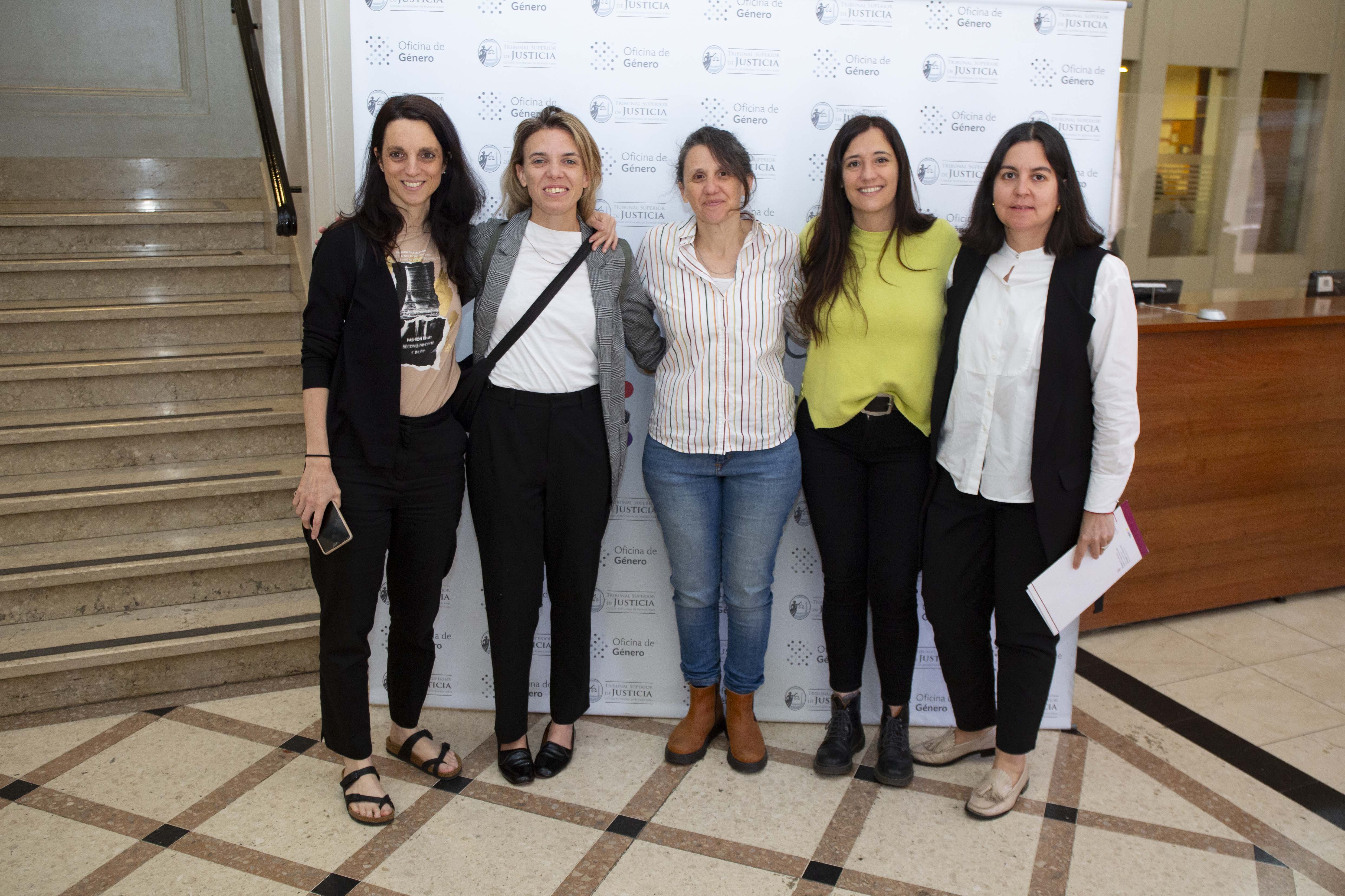Integrantes de la Oficina de Género del Tribunal Superior y del Centro de Justicia de la Mujer.