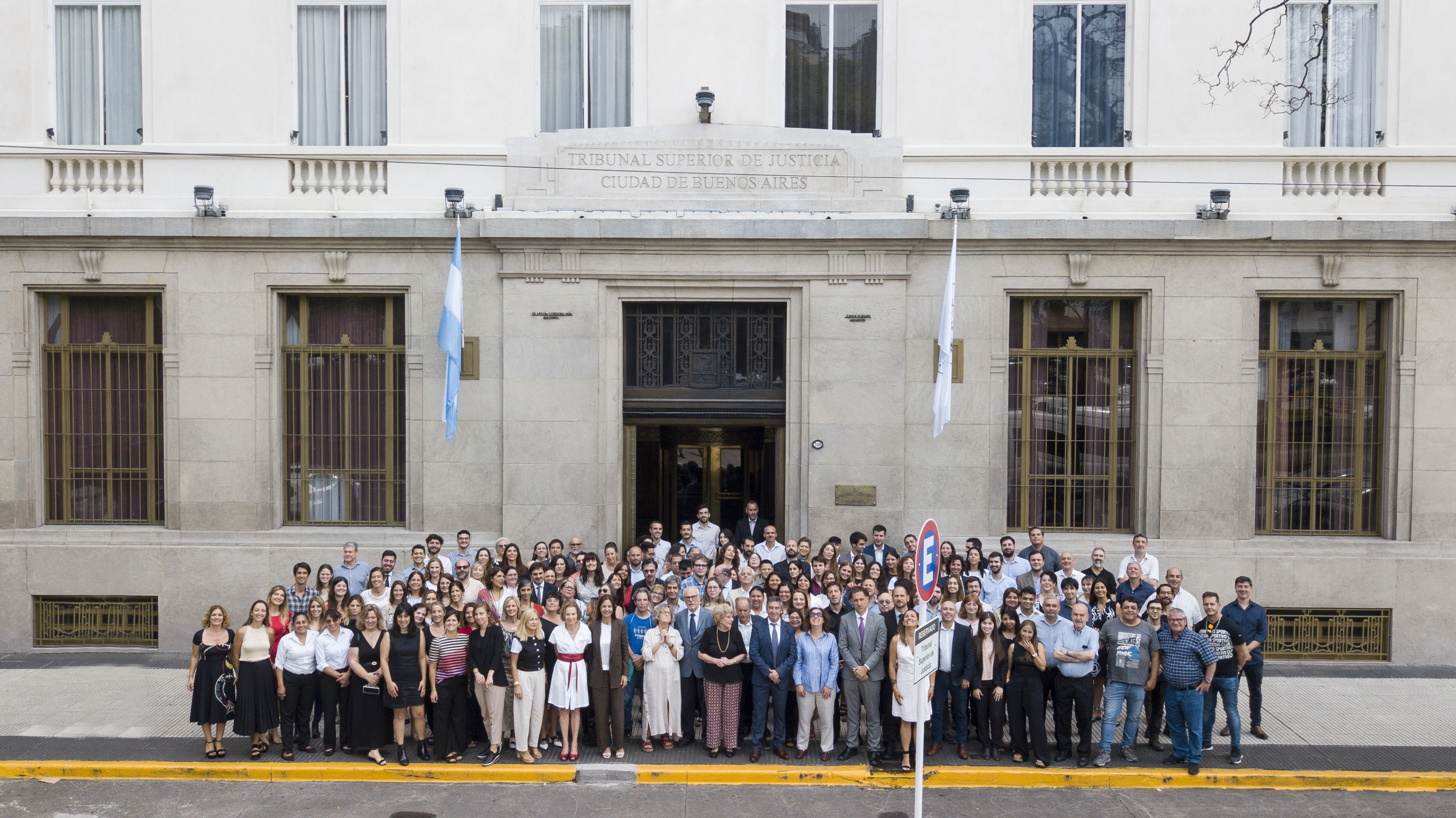 El Tribunal Superior de Justicia celebró sus 25 años como máxima autoridad judicial de la Ciudad Autónoma de Buenos Aires, reuniendo a actuales y ex integrantes en un acto que recordó su histórica formación en 1998.