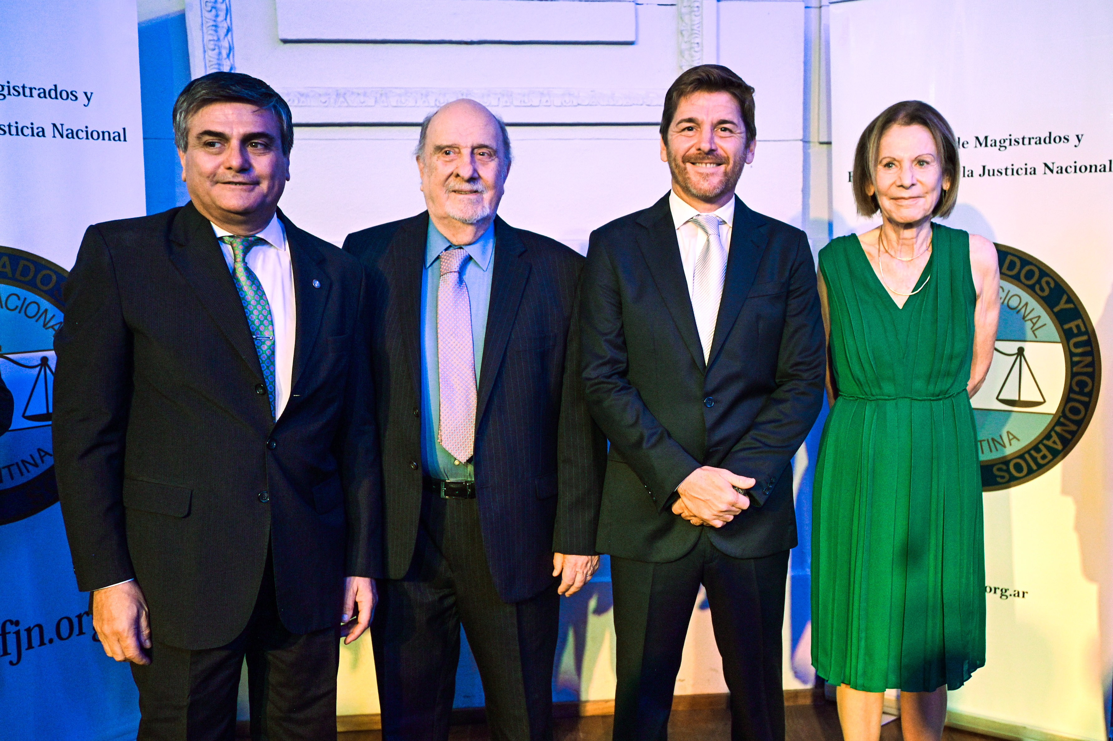 De izq. a der: el juez Marcelo Gallo Tagle, el Dr. Ricardo Recondo, el juez Andrés Basso (Presidente de la Asociación de Magistrados) e Inés M. Weinberg (Presidente del Tribunal Superior de Justicia de la Ciudad. A. de Buenos Aires)