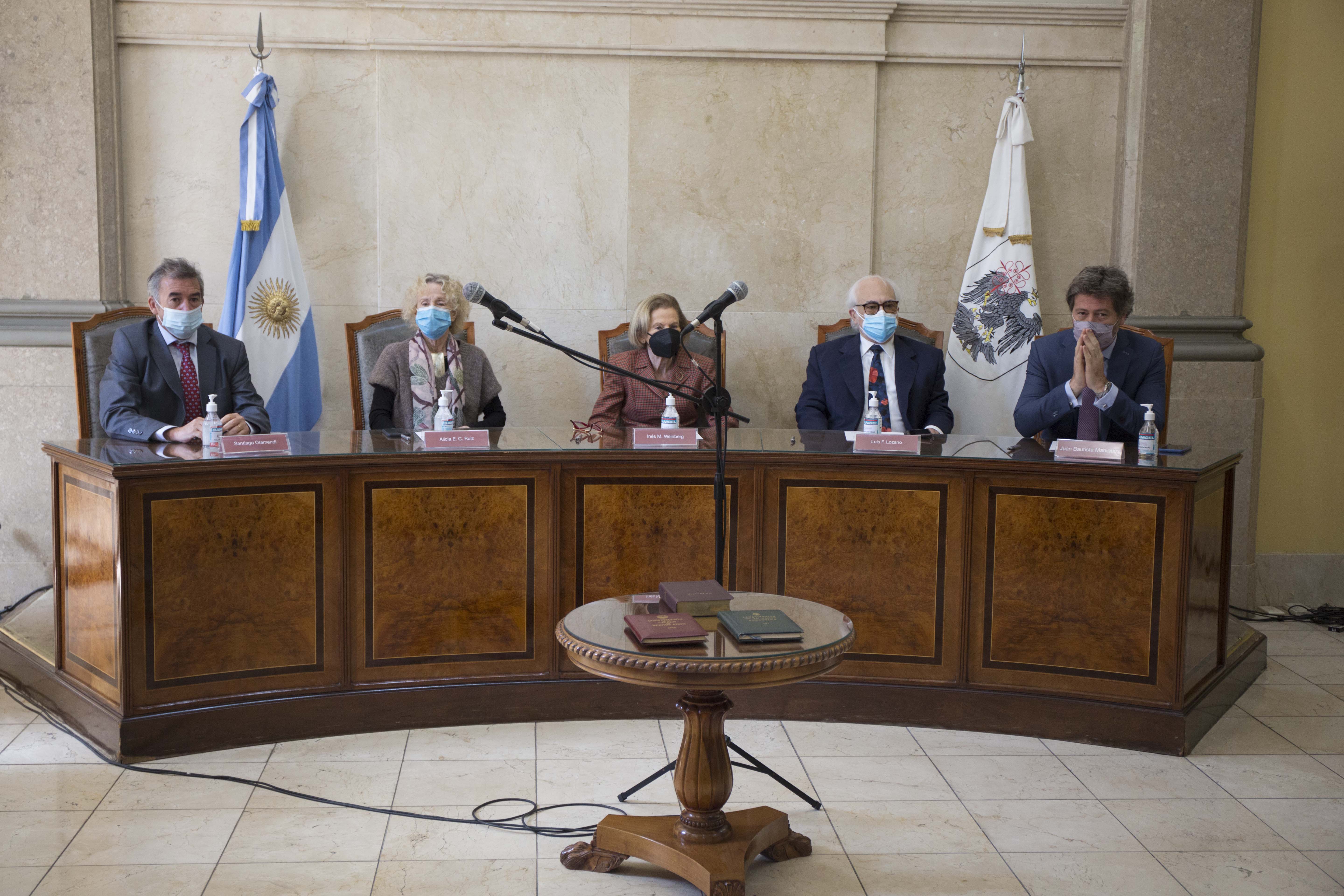 De izq. a der.: Santiago Otamendi (Juez TSJ), Alicia E. C. Ruiz (Jueza TSJ), Inés Weinberg (Presidente TSJ), Luis F. Lozano (Juez TSJ) y Juan Bautista Mahiques (Fiscal General de CABA).