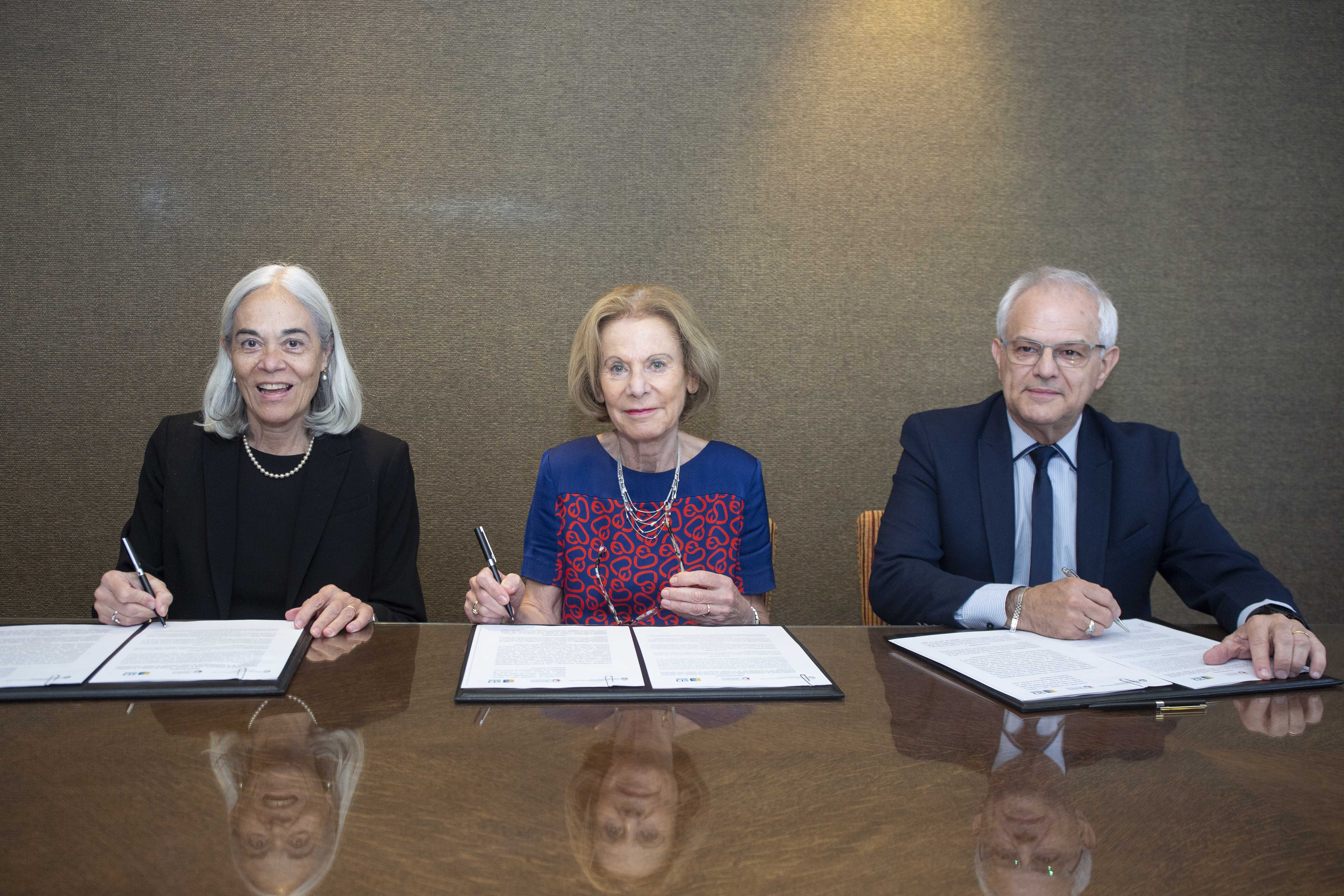 De izq. a der: la jueza María Thereza Rocha De Assis Moura, de Brasil;  la jueza Inés Weinberg y el consejero Alberto Maques, de la justicia porteña