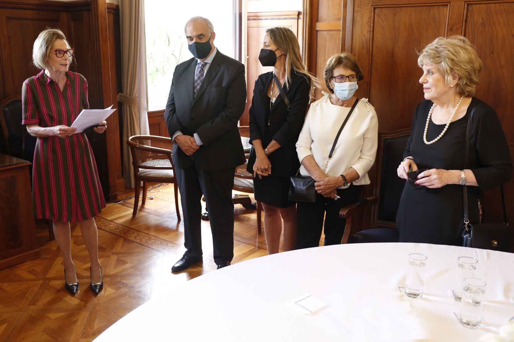 La Presidente Inés Weinberg dirige unas palabras a los protagonistas del acto.