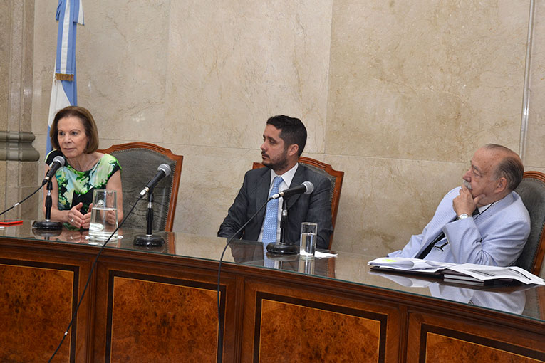 La juez Inés Mónica Weinberg, Leandro Martínez, coordinador del PROCAI y José Osvaldo Casás.