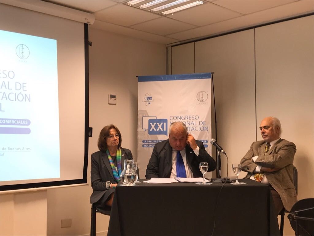 María del Carmen Battaini (Presidenta del STJ de Tierra del Fuego), Dr. Rafael Francisco Gutiérrez (Presidente de Ju.Fe.Jus) y Luis Francisco Lozano (Presidente del TSJ-CABA) dan comienzo al Congreso en la primera jornada.