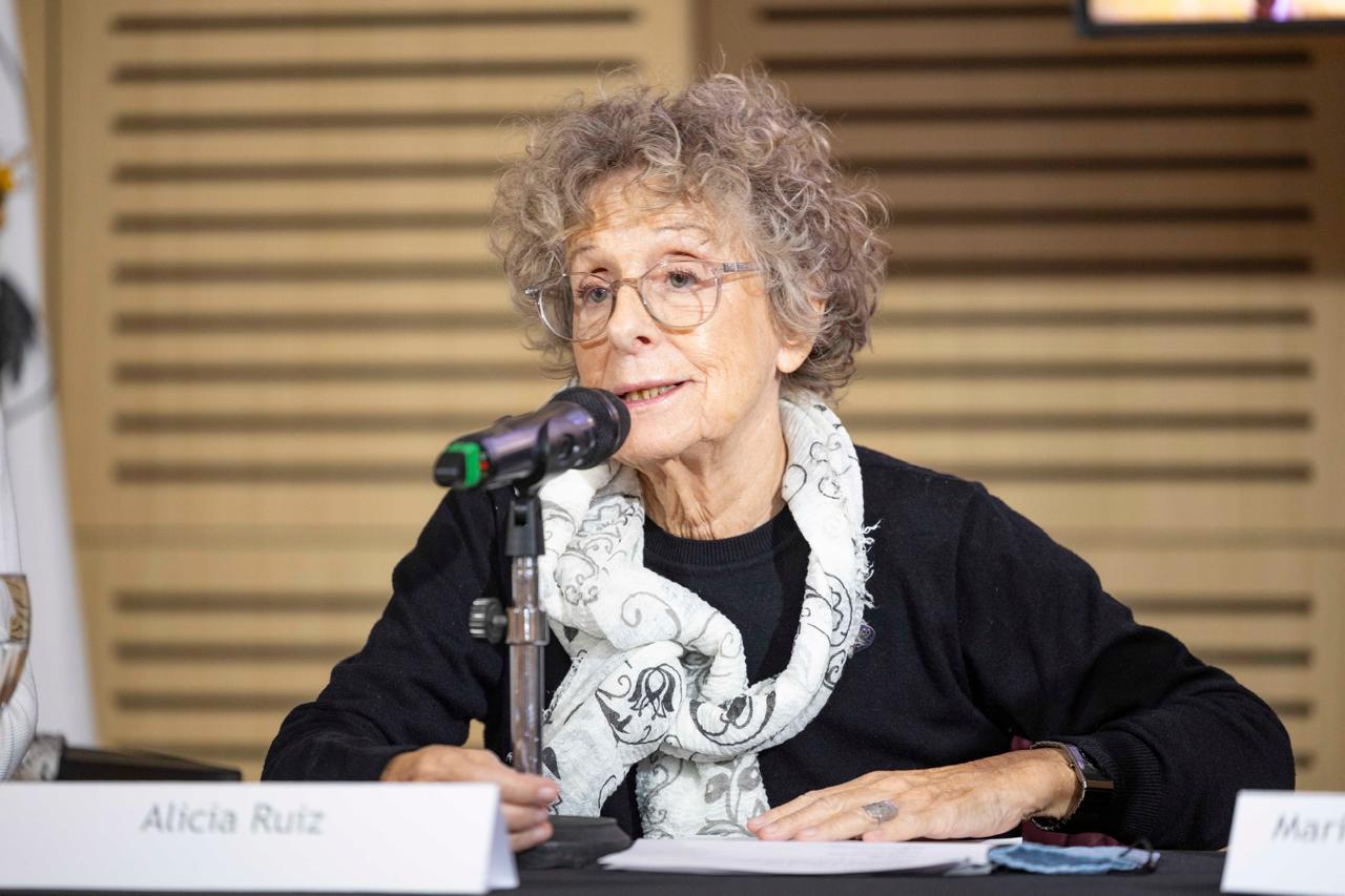 La vicepresidenta del Tribunal, Alicia Ruiz, en el panel de apertura de la presentación de la capacitación obligatoria “Ley Malvinas”.