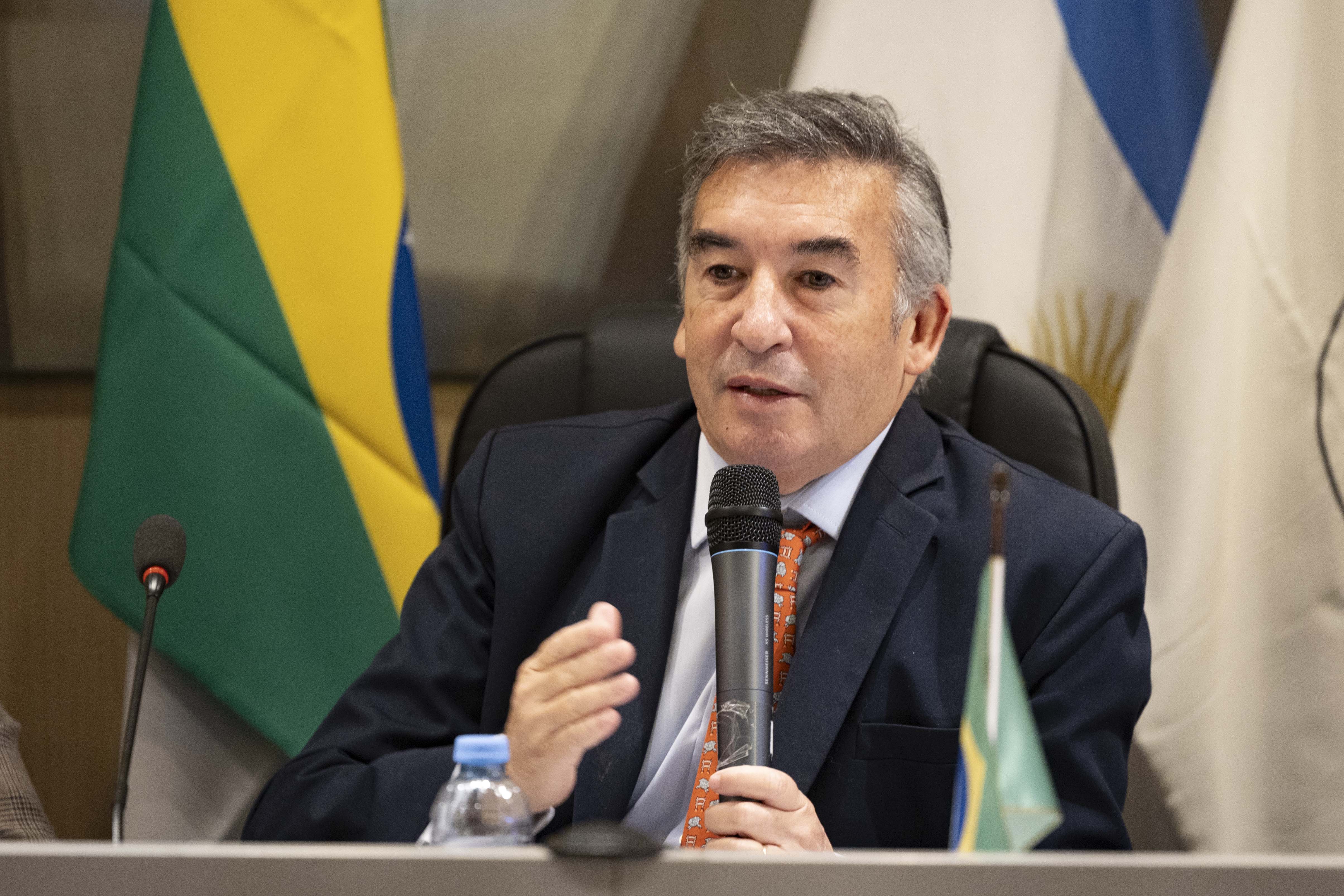 El juez del Tribunal Superior, Santiago Otamendi, durante su participación en el panel "Transformación y Eficiencia de la Justicia en América Latina"