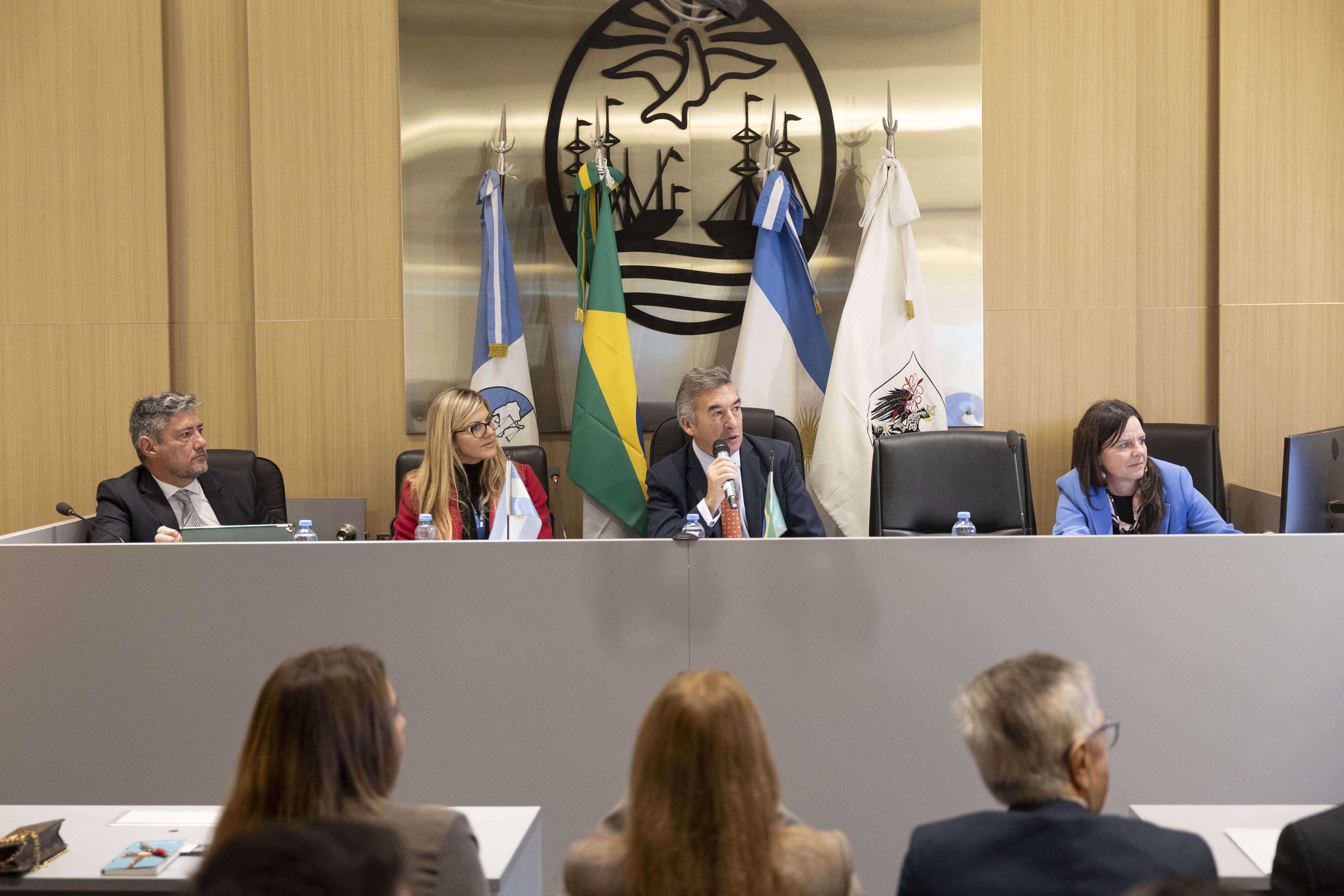 El Dr. Otamendi compartió el panel con José Roberto Sappa, ministro del STJ de La Pampa; y Mónica Tucunduva Spera Manfio, magistrada del Tribunal Superior de Justicia de San Pablo y Directora de Conciliación y Mediación de la Asociación de Magistrados de Brasil.